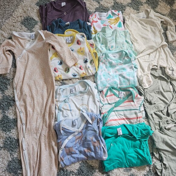 ONE LOT: Newborn Gowns, Copper and Pearl, Bonsie, Mac and Moon - Picture 7 of 9